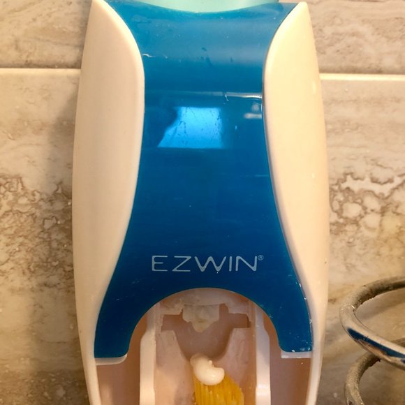 Wall Mount 5 Toothbrush/paste dispenser holder - Picture 3 of 5